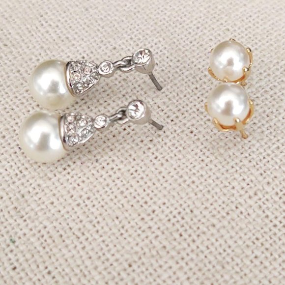 Bundle of faux pearl earrings - Picture 4 of 4